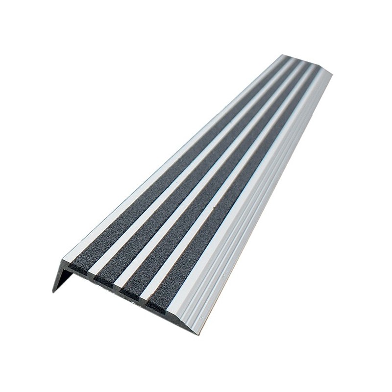 Non-slip aluminum stair nosing 