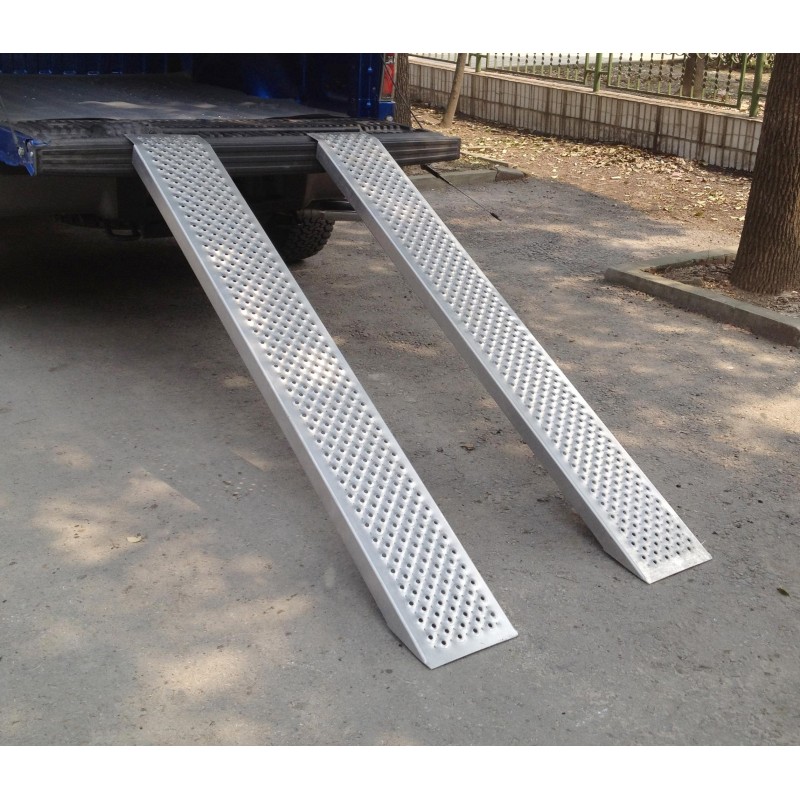 Aluminum loading ramp