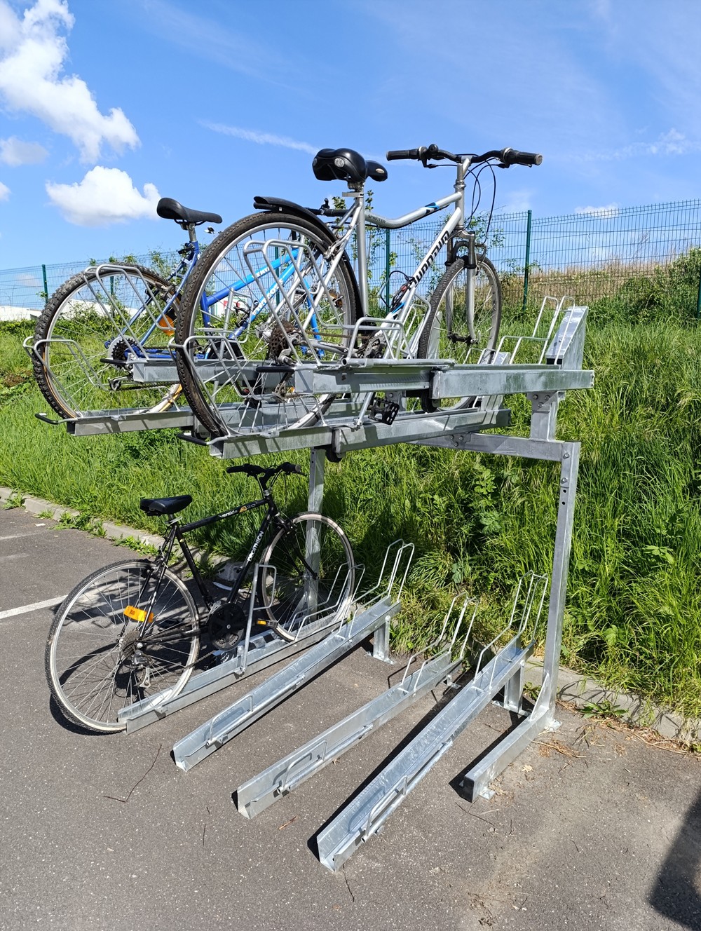 Two-tier bike rack