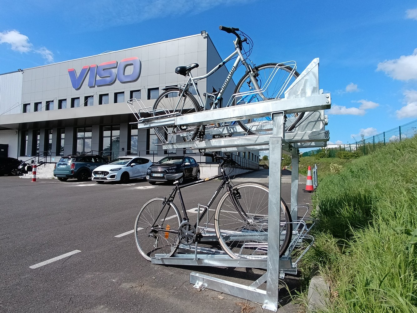Two-tier bike rack