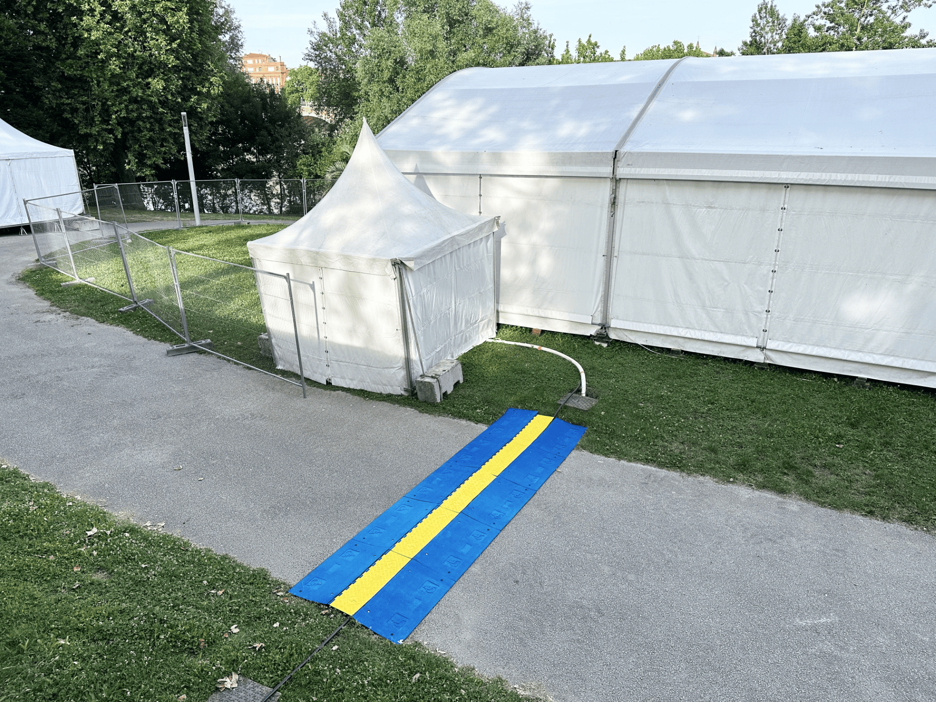 Passe-cable 3 canaux