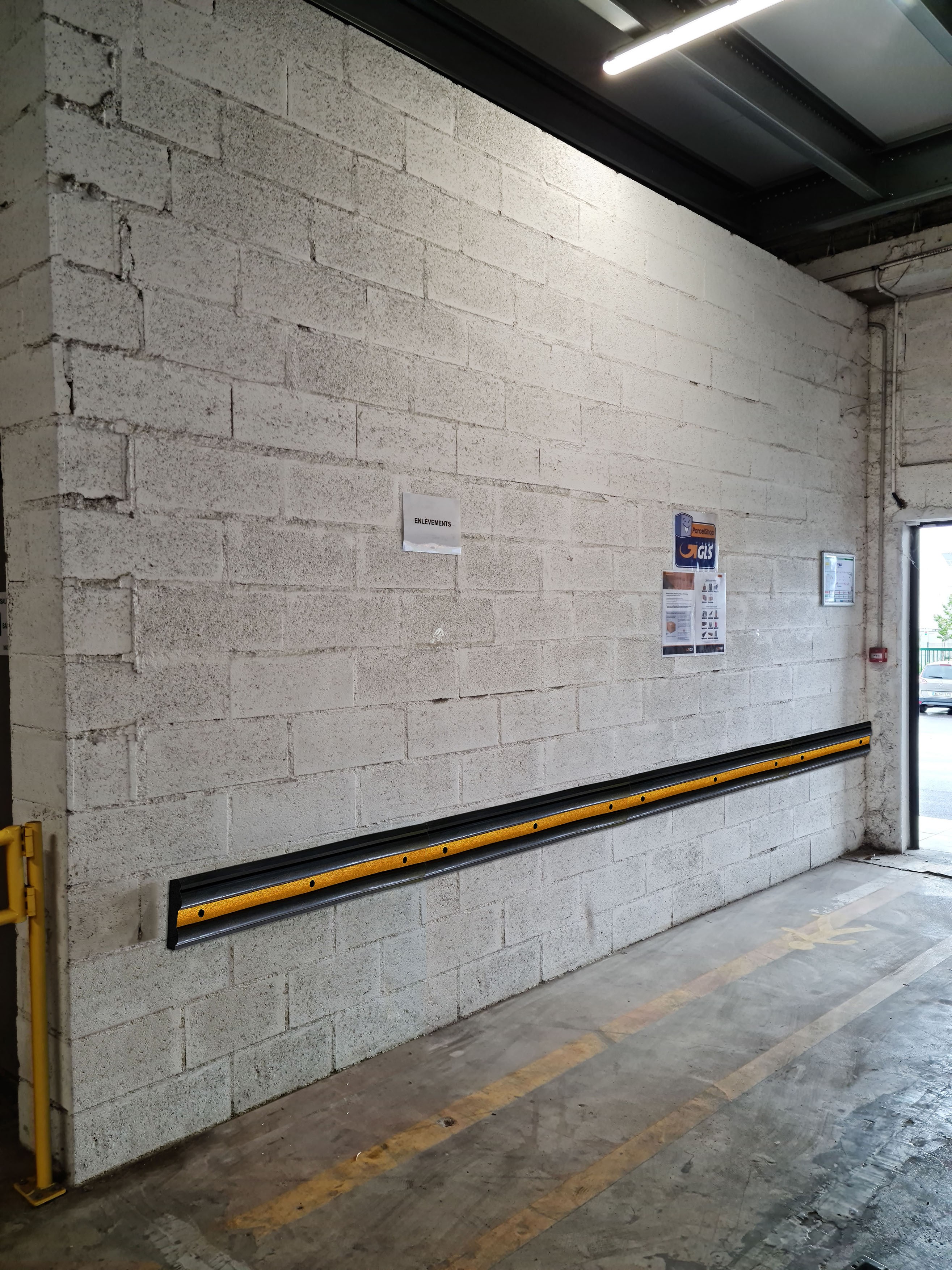 Rubber wall protectior