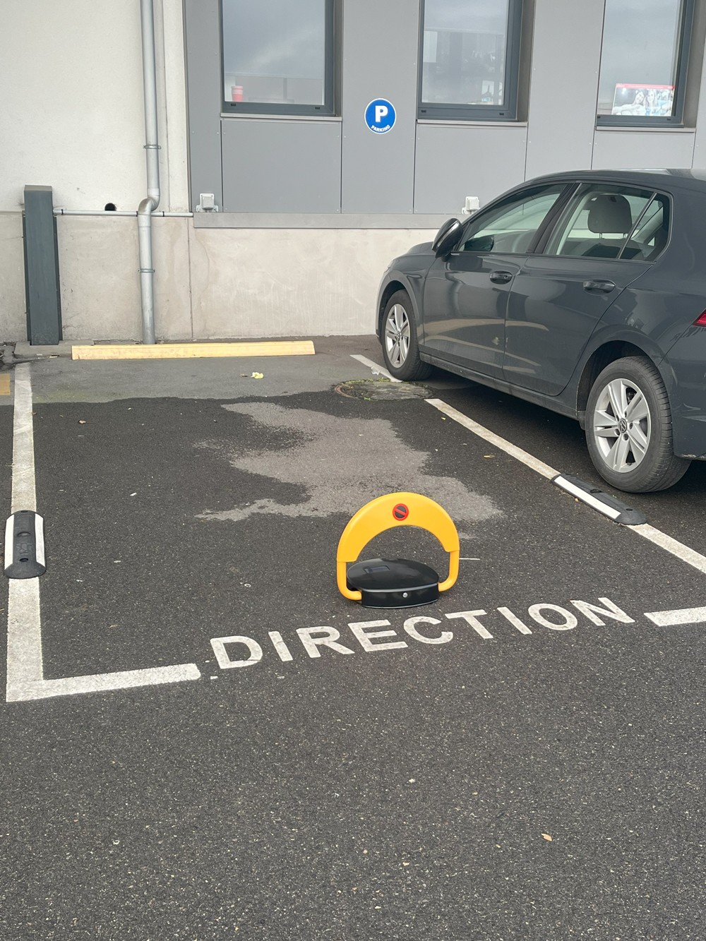 Arceau de parking automatique solaire