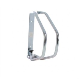 Wall-mounted 3 bikes rack