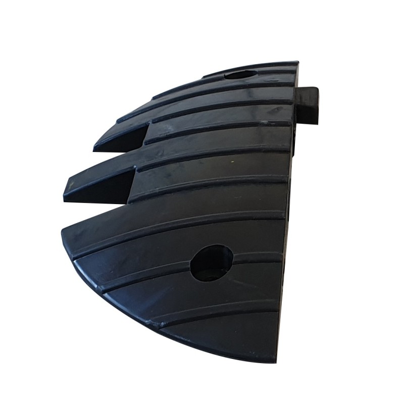 Heavy-duty speed bump end cap 50 T - 15 km/h