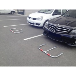Parking hoop with padlock