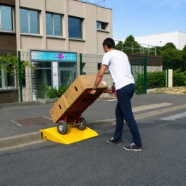 Portable wheelchair access ramp