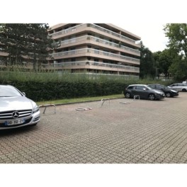 High-Resistance parking bollard