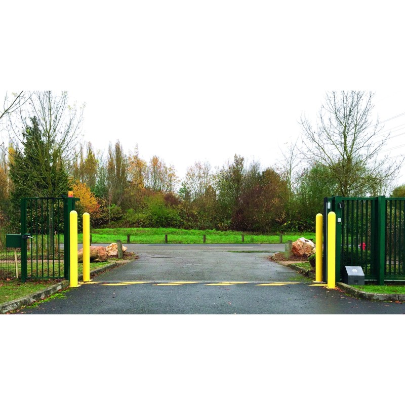 Steel safety bollard with rounded edges