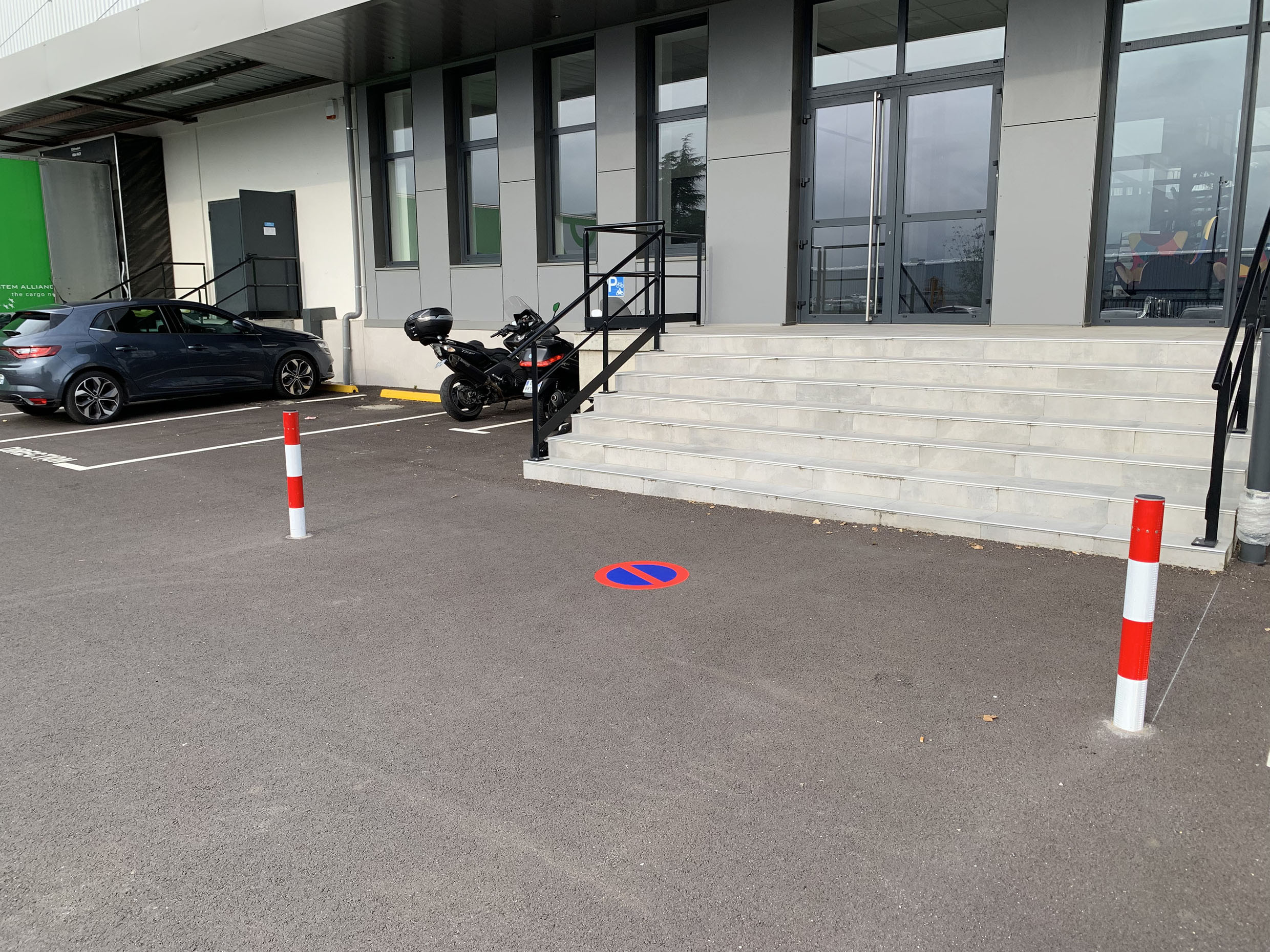Outdoor floor sticker
