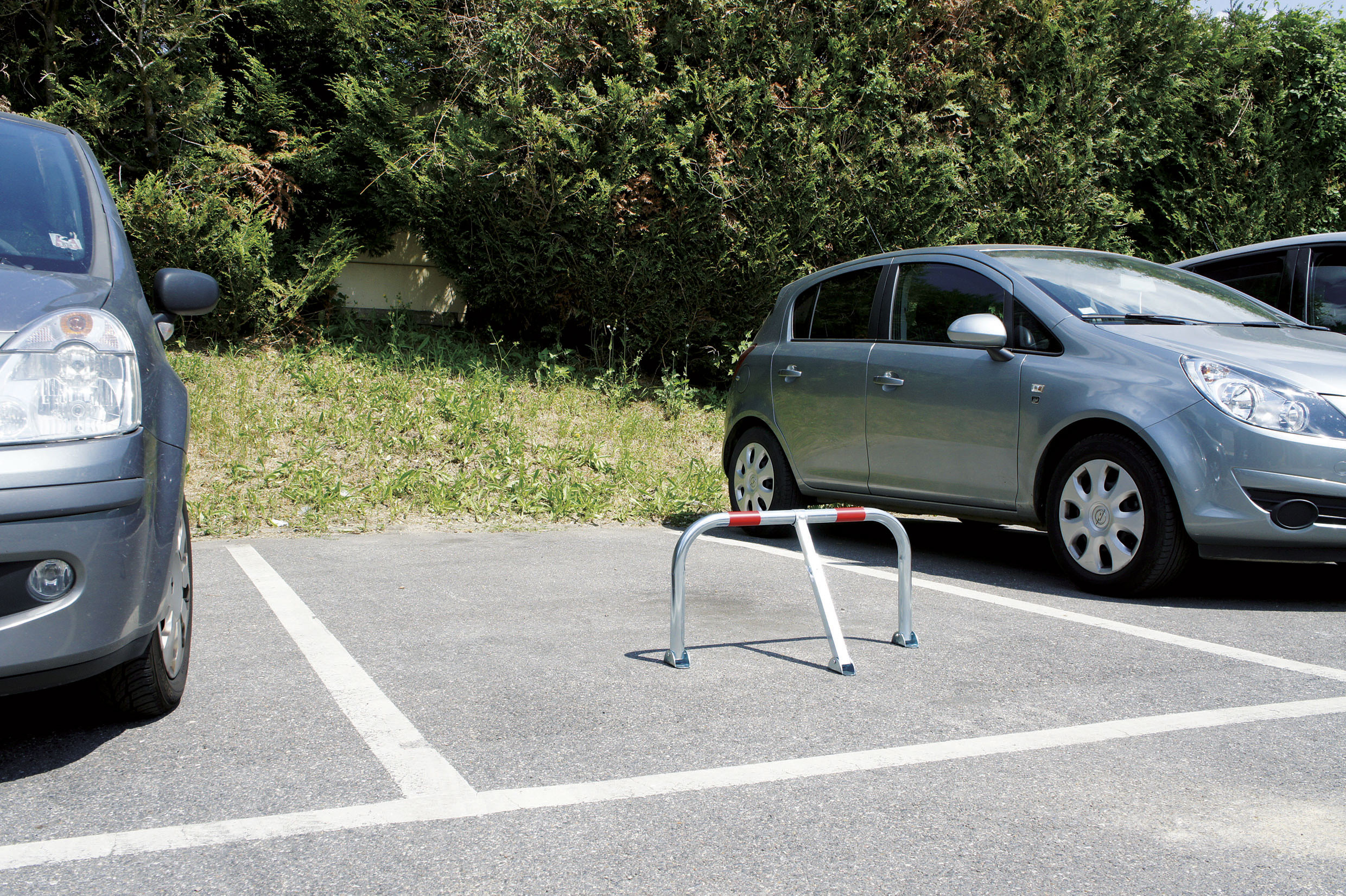 Arceau de parking avec cadenas