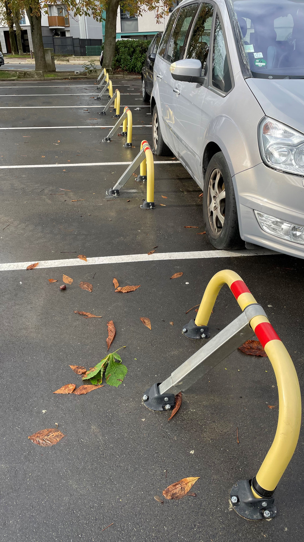 Arceau de parking haute visibilité