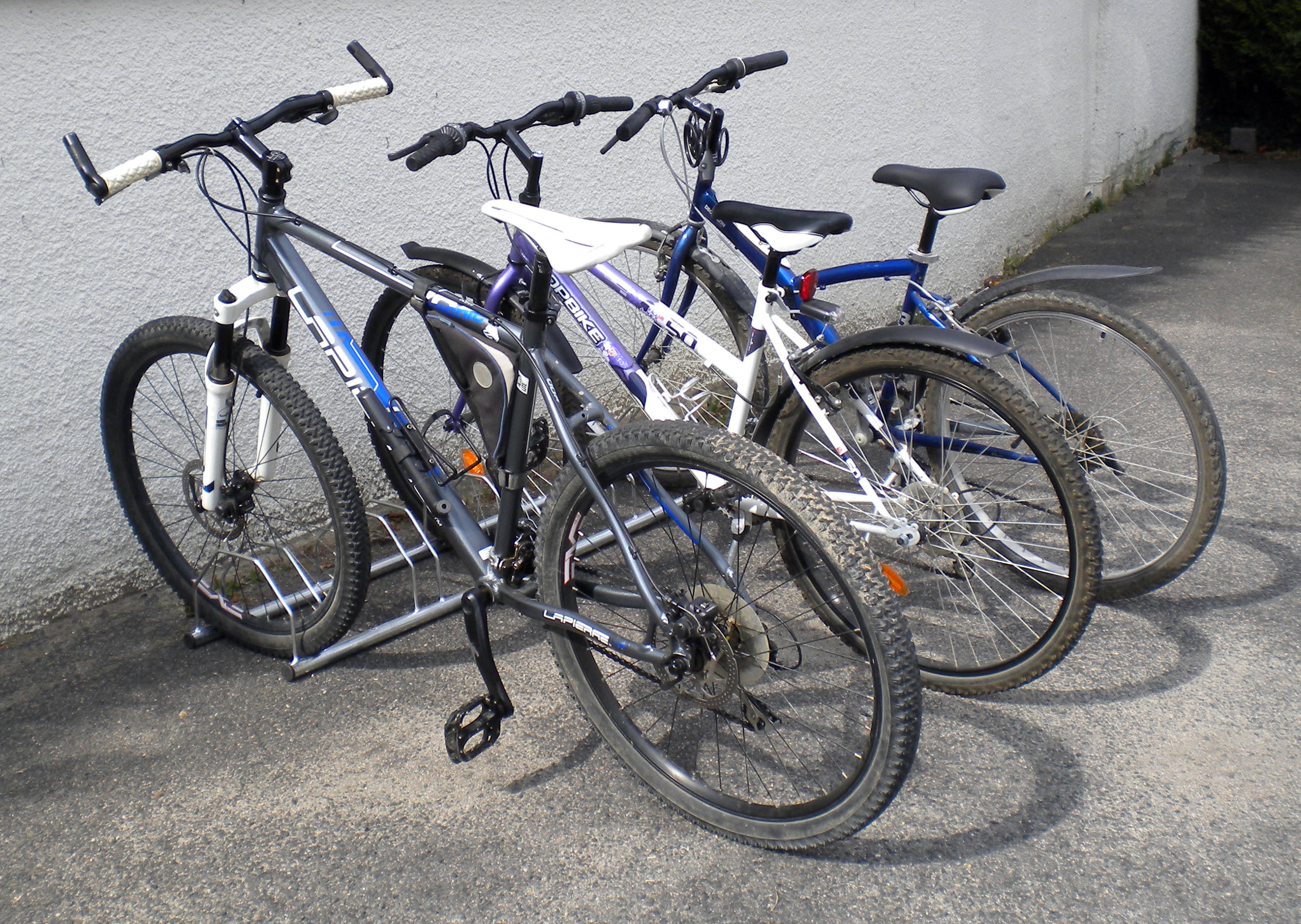 Modular bicycle rack 1 to 5 bikes