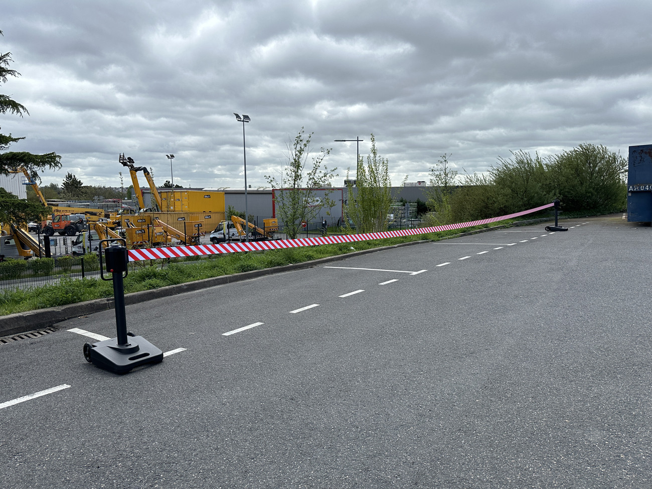 Portable Retractable Belt Barrier 15 to 40 M