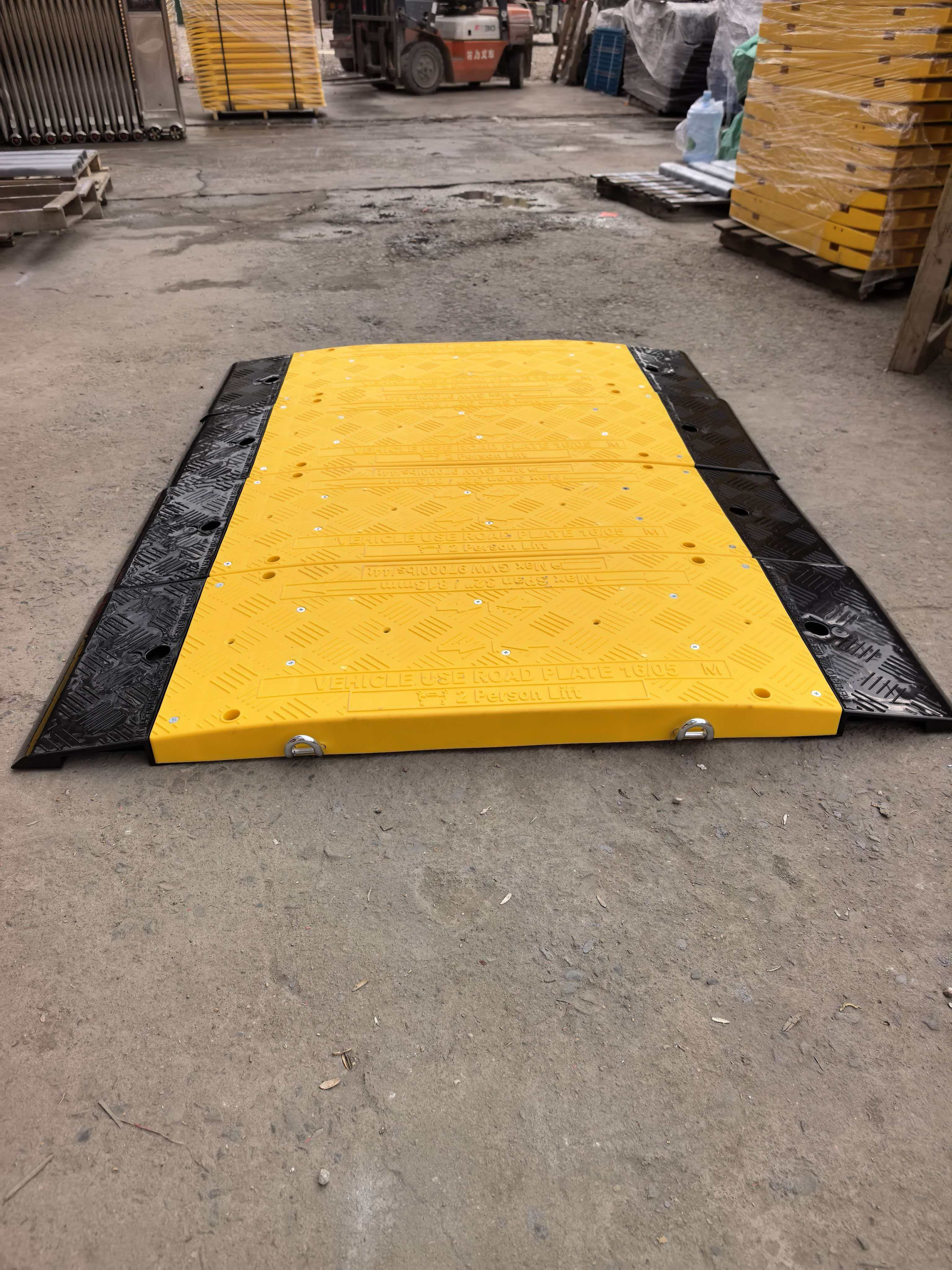 Heavy-Duty Vehicle Crossing Ramp