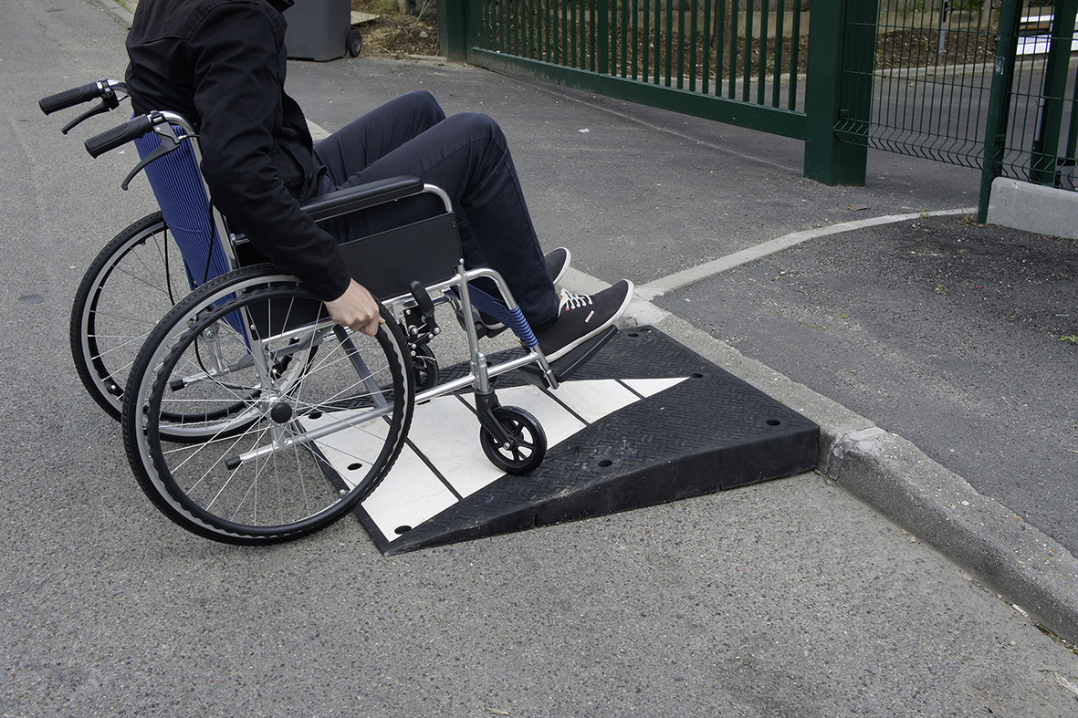 Wheelchair access ramp