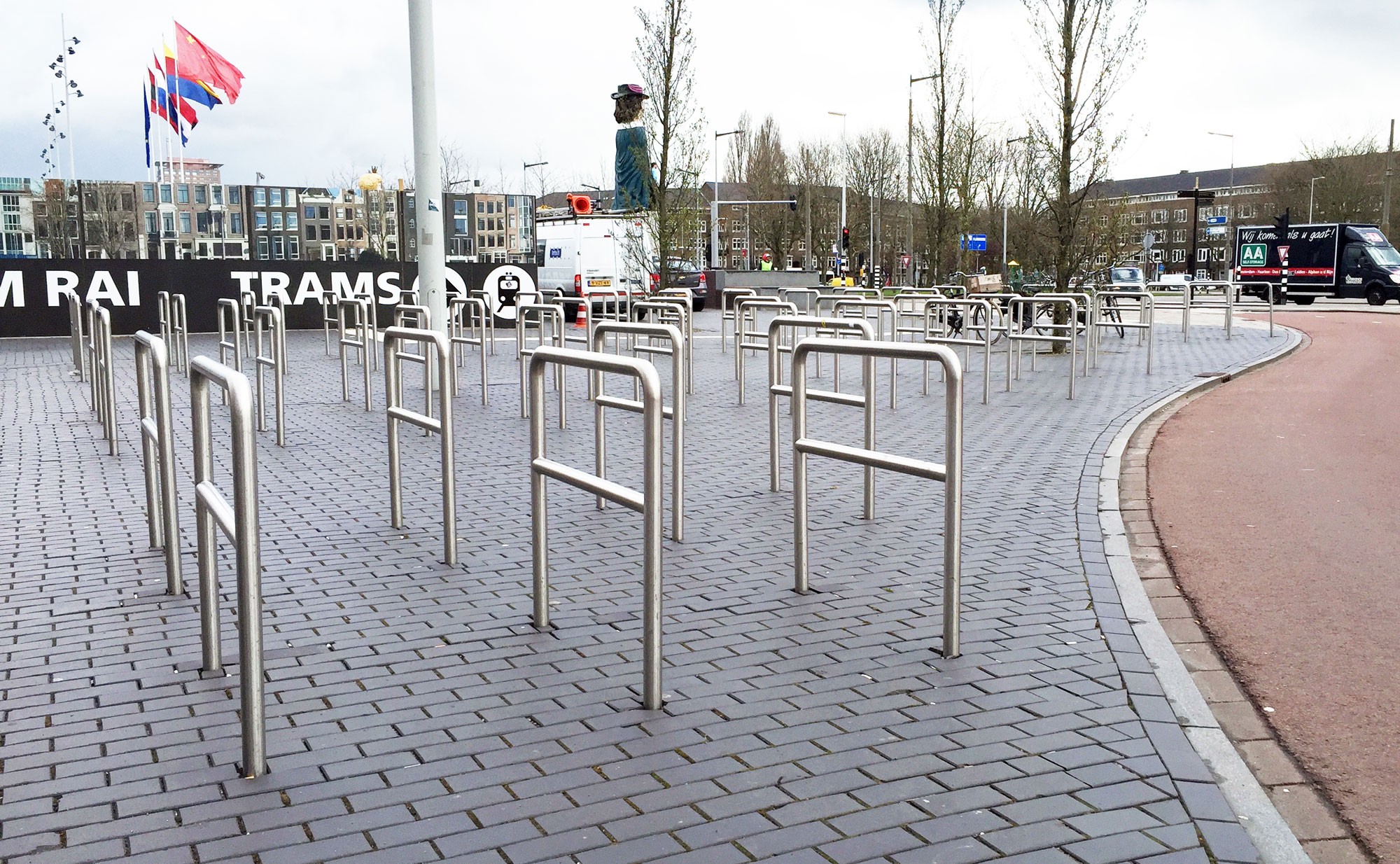 Steel safety barrier to be fixed with a diameter of 40 mm