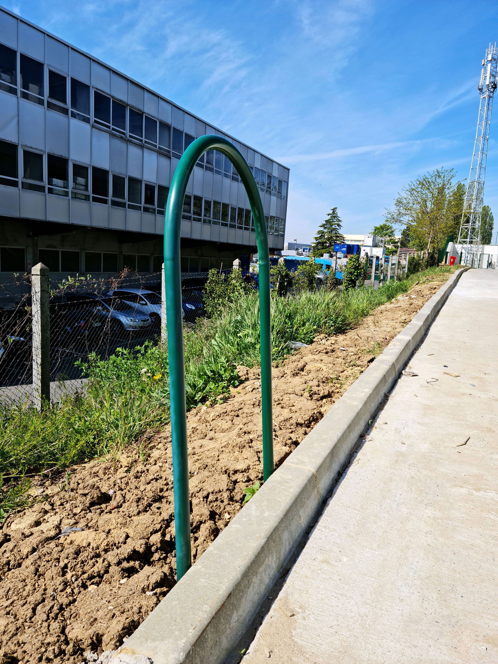 U-shaped bike rack