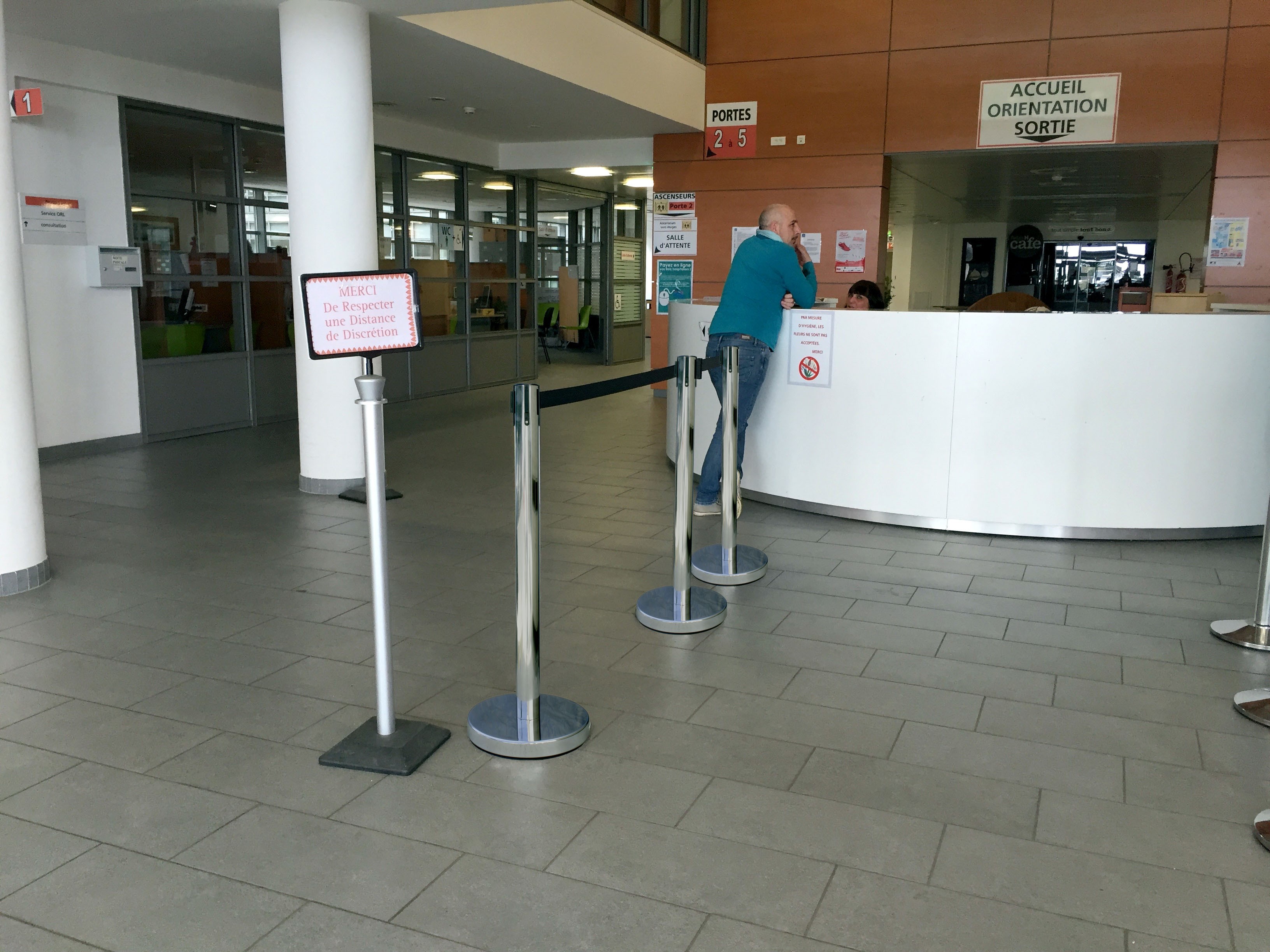Fixed height plastic information post