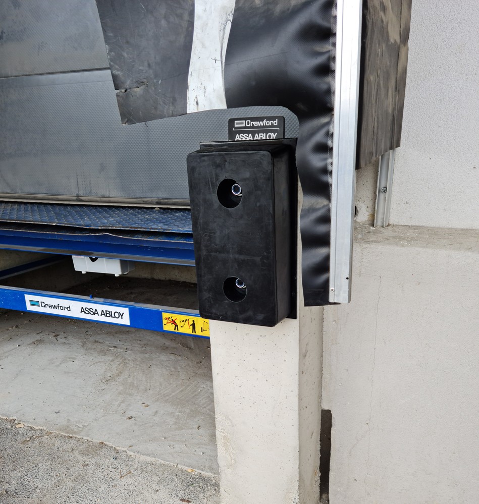 Platine de fixation pour butée de quai