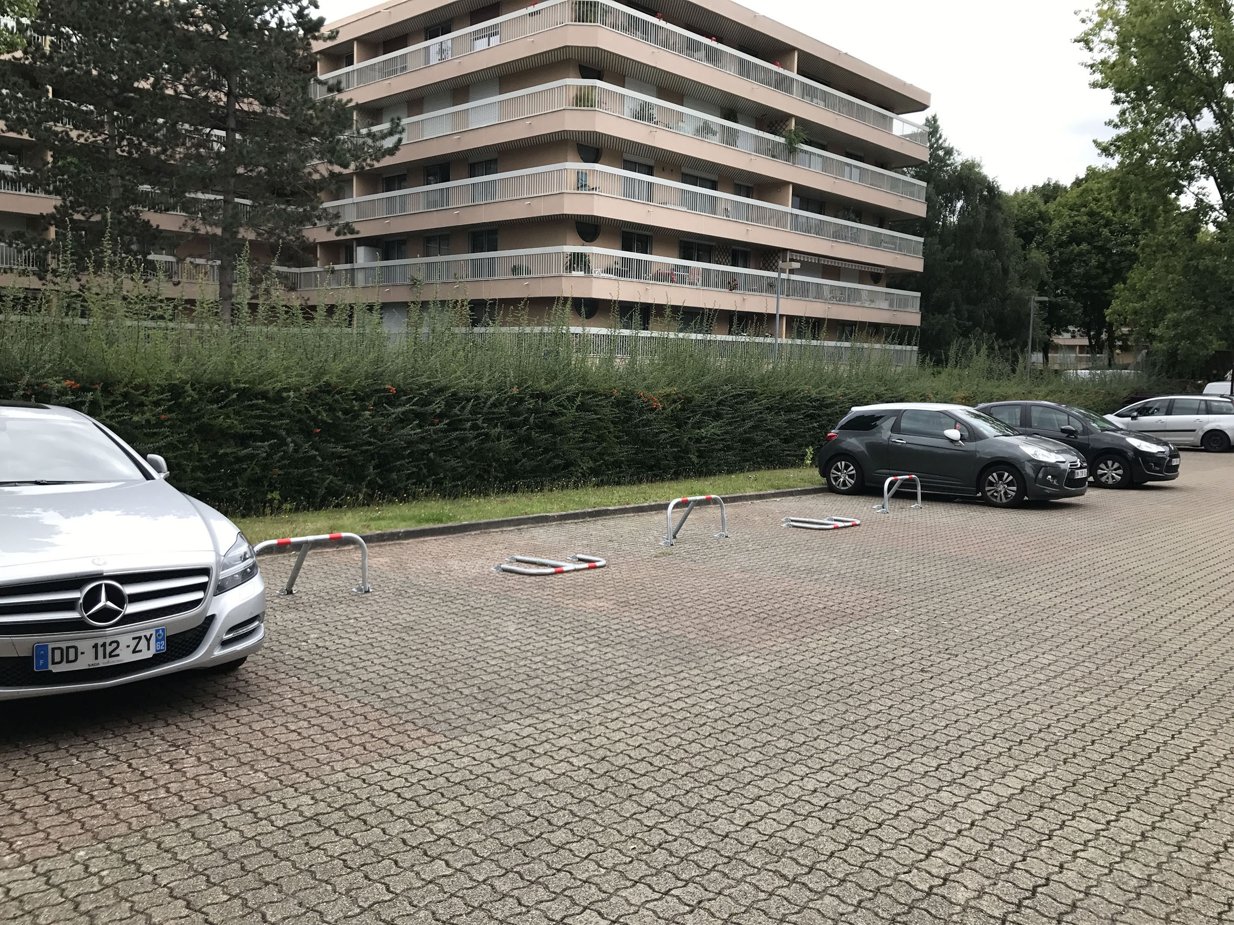 High-Resistance parking bollard