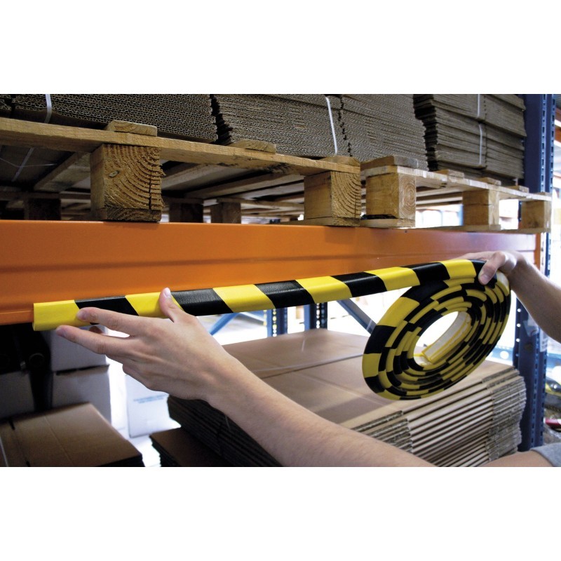 Straight foam corner protector