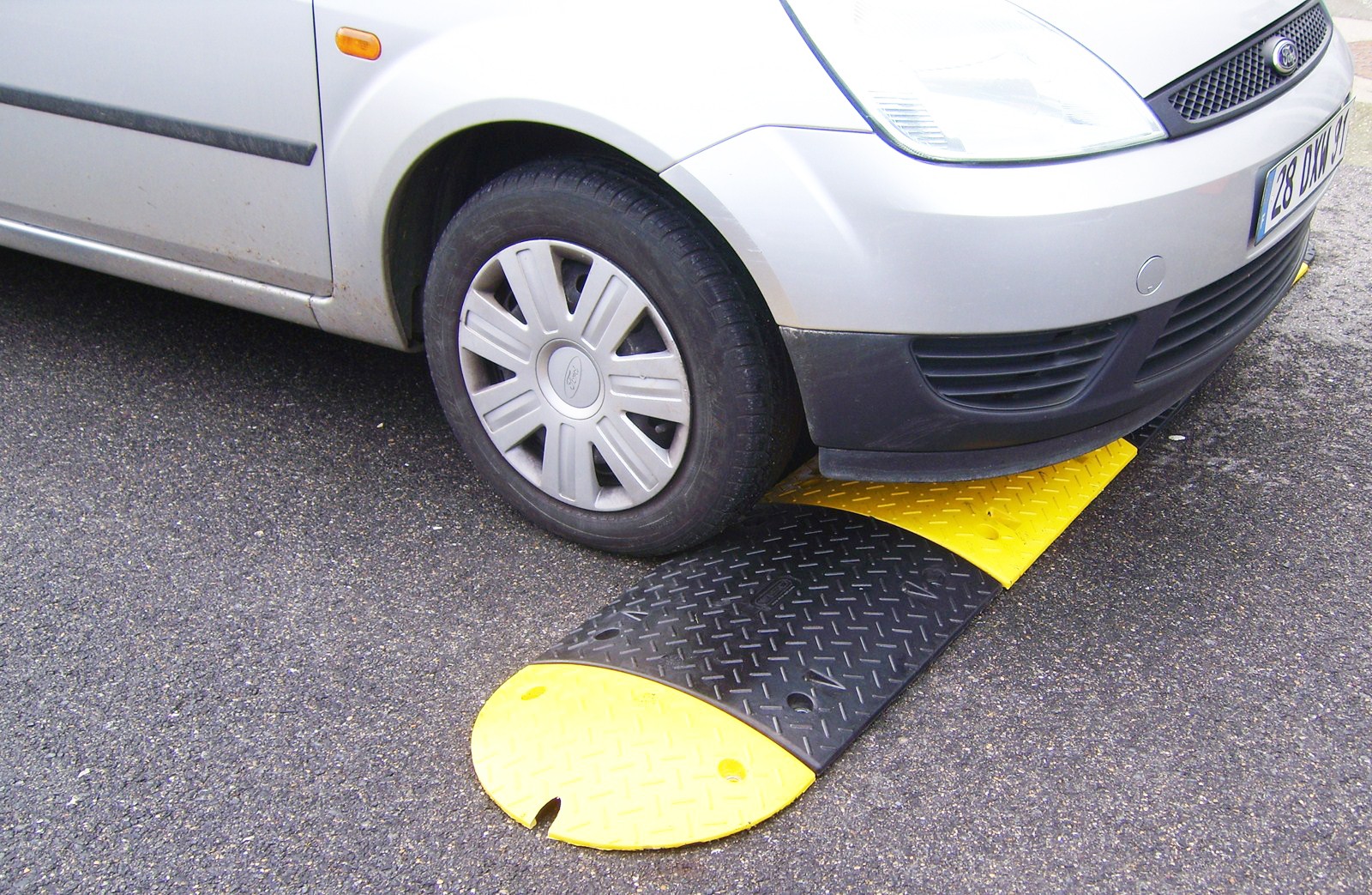 Adjustable speed bump