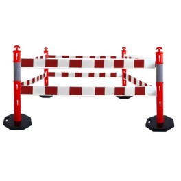High visibility bollard with extending bar