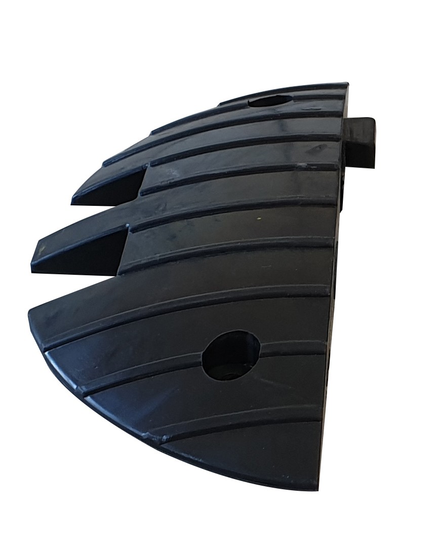 Heavy-duty speed bump end cap 50 T - 15 km/h