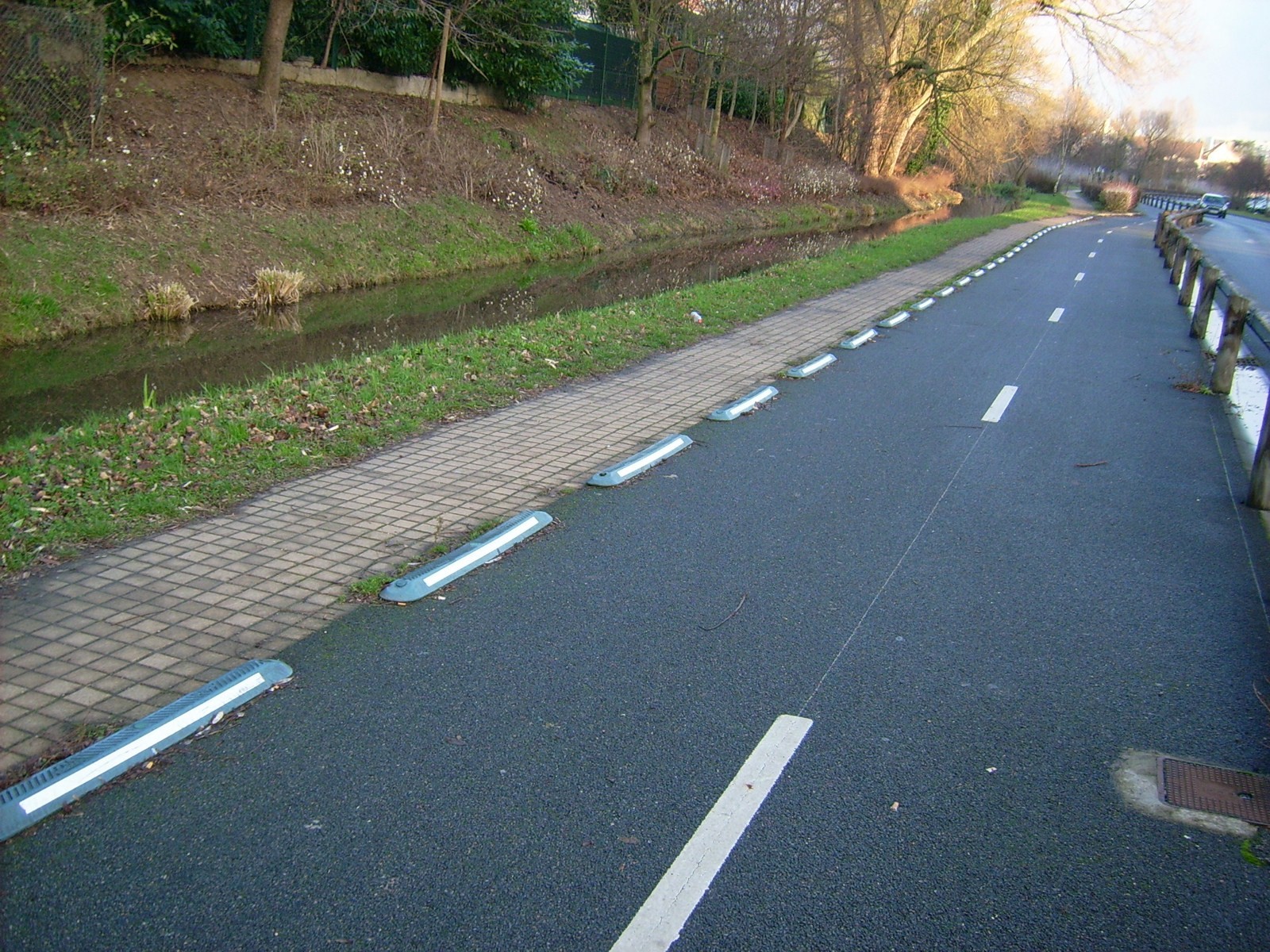 Road divider