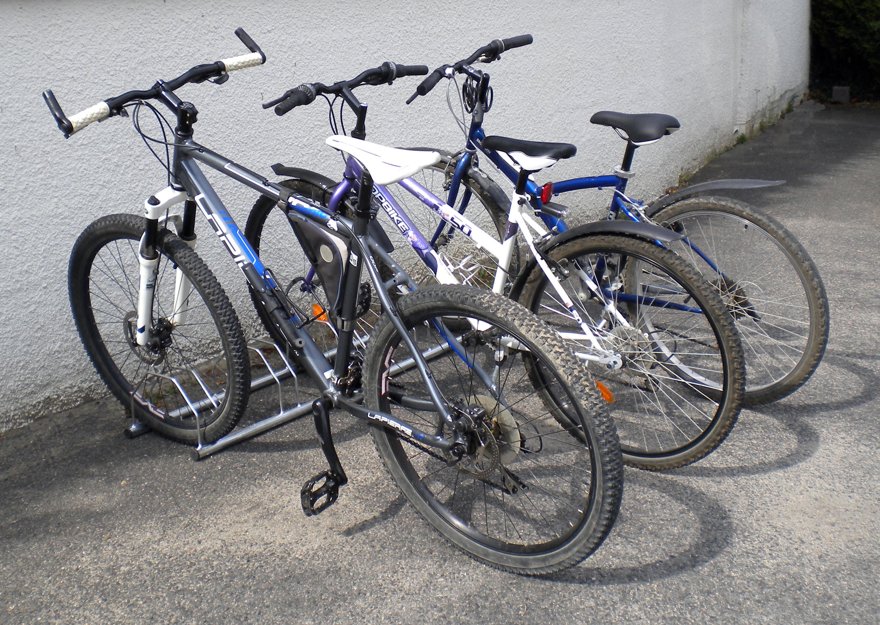 Modular bicycle rack 1 to 5 bikes