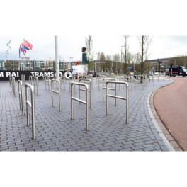 Steel safety barrier to be fixed with a diameter of 40 mm