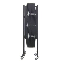 Extendable steel safety barrier