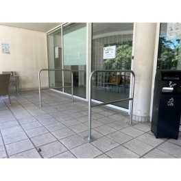 Steel safety barrier to be fixed with a diameter of 40 mm