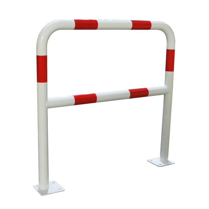 Safety barrier with steel rounded edges