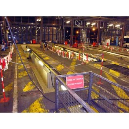 Retractable barrier reel with 15 m signaling belt