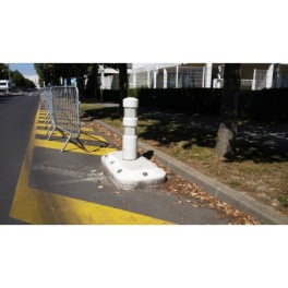 Glass reflective marker
