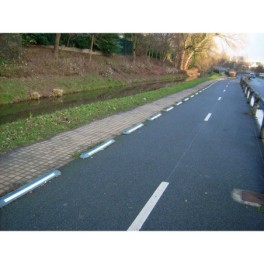 Road divider
