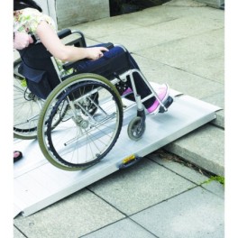 Portable PMR (Persons with Reduced Mobility) ramp