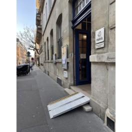 Portable PMR (Persons with Reduced Mobility) ramp