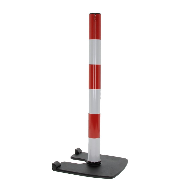 Poteau metal avec base a roulette