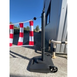 Delineation trolley with retractable signaling reel