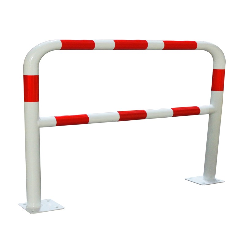 Safety barrier with steel rounded edges