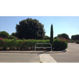 Steel safety barrier to embed ø 60