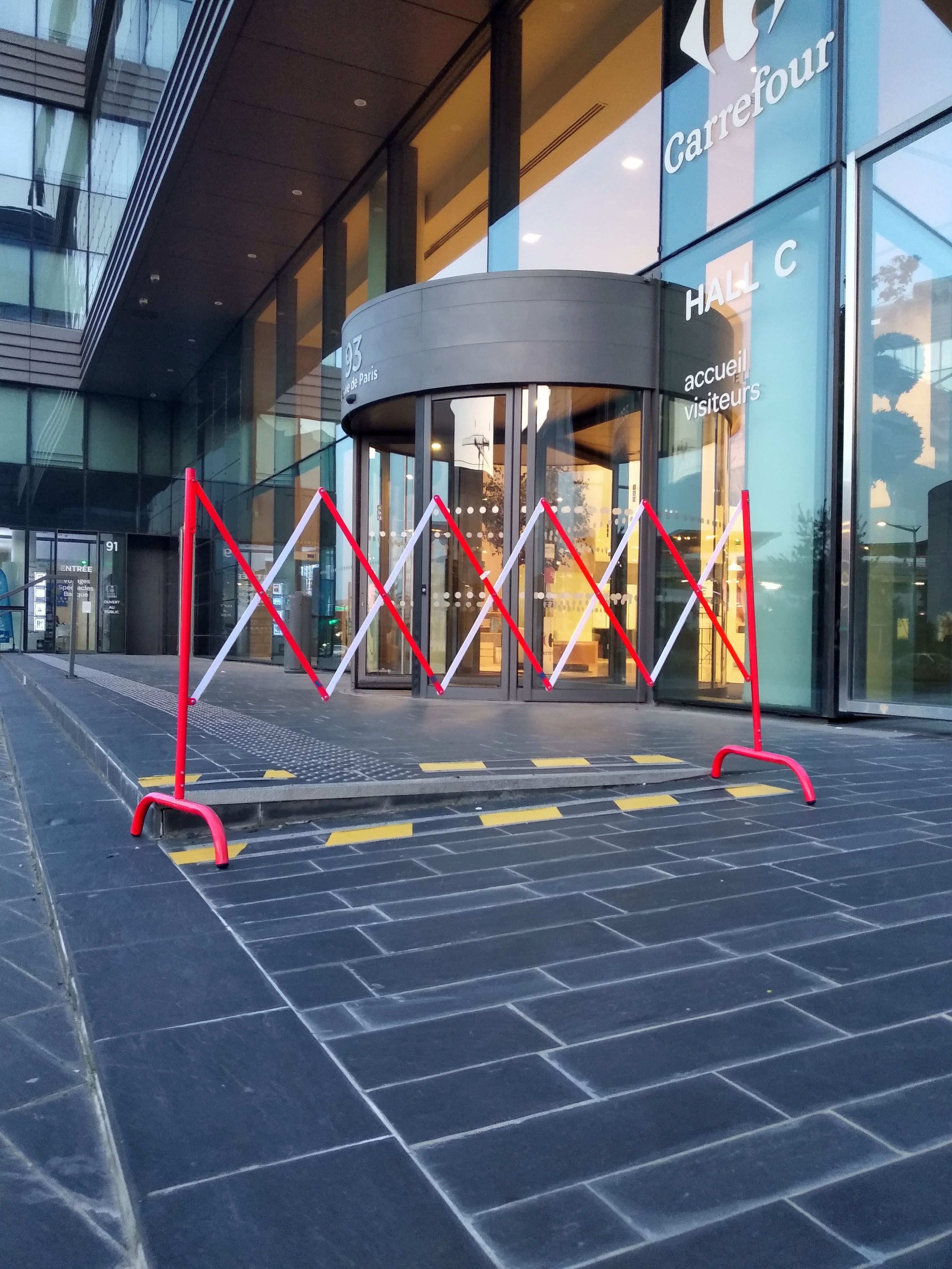 Barrière extensible acier 2,30 m