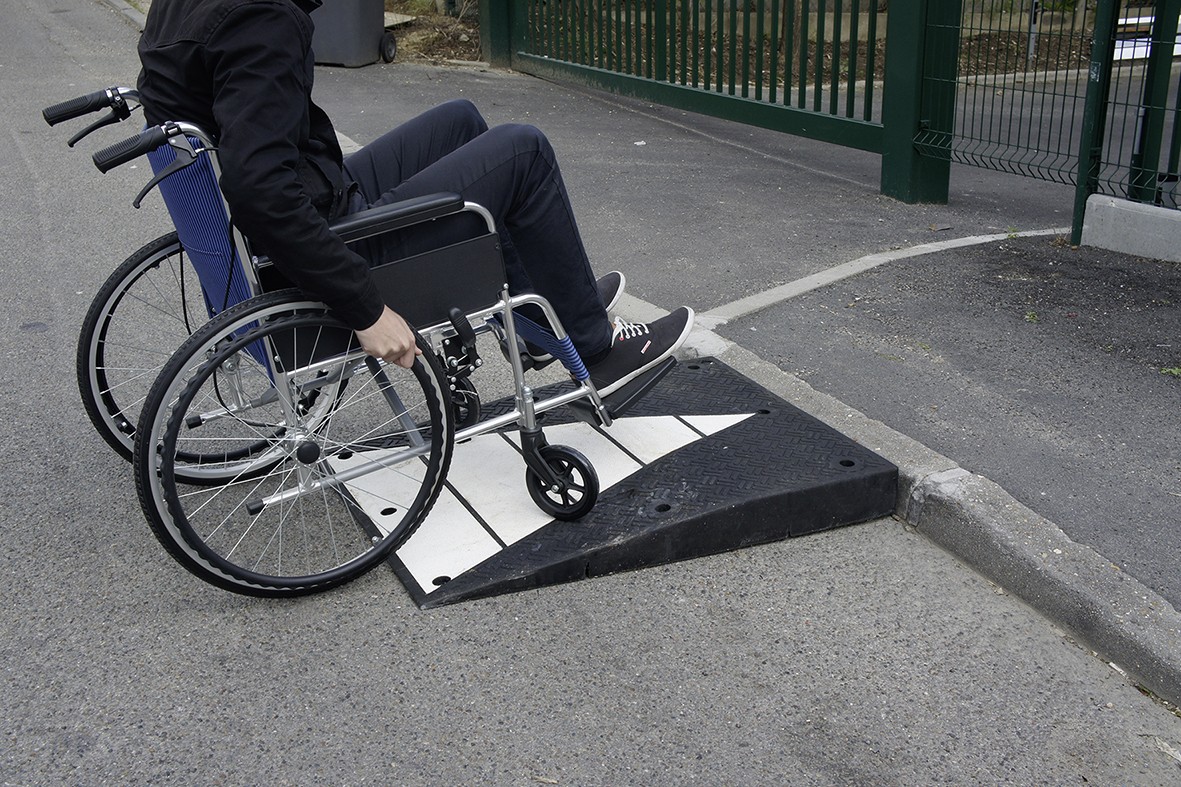 Wheelchair access ramp